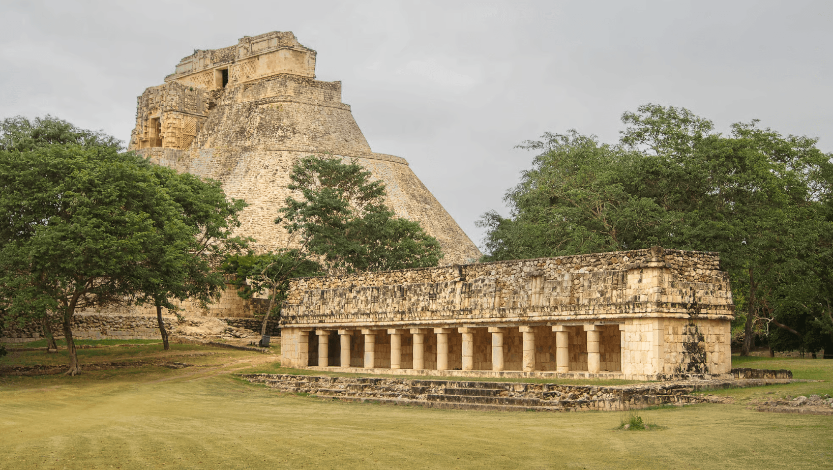 Uxmal: Guia Tecnica de Arquitectura e Ingenieria en la Ruta Puuc