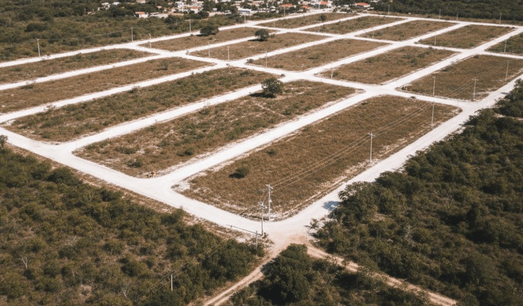 Terrenos en Akil con Servicios: Tu Inversión Segura en Yucatán