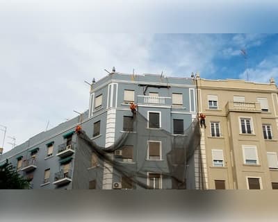 Redes de Seguridad en Construcción: La Guía Definitiva 2025