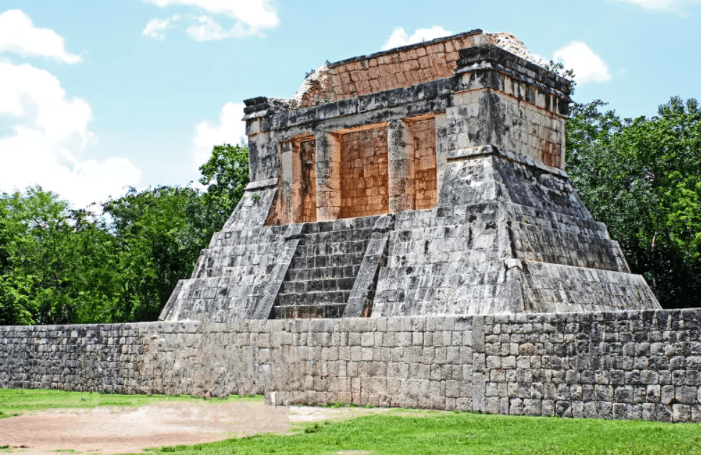 Templo del Hombre Barbado Guia de este tesoro en Chichen Itza